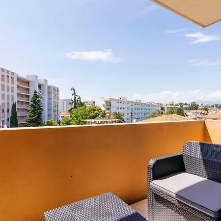 Céres Furnished Flat Appartamento
